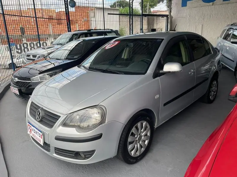Volkswagen Polo Sedan 1.6 8V (Flex)