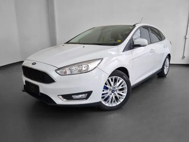 Carro Ford Focus Hatch 2017 SE Plus 2.0 PowerShift