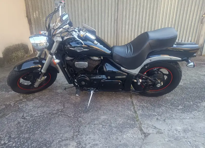 Suzuki Boulevard M800