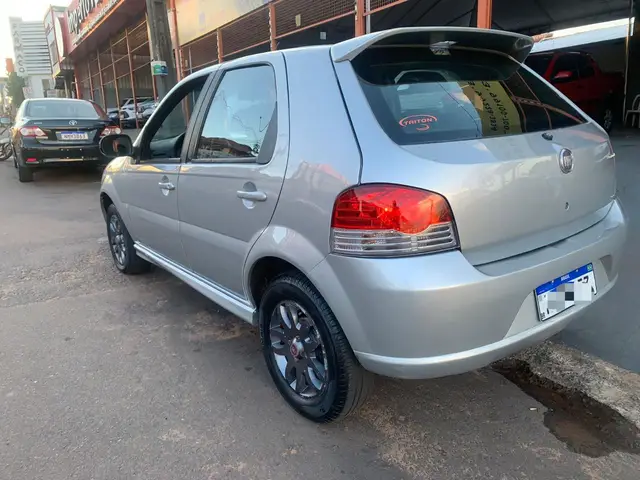 Carro Fiat Palio 2011 Attractive 1.4 8V (Flex)