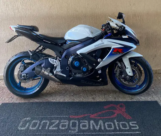 Carro Suzuki GSR 750 2013 GSR 750