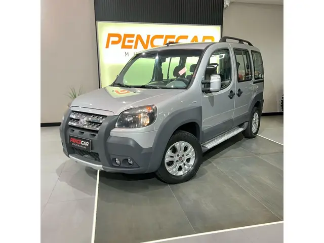 Carro Fiat Doblò 2012 Adventure 1.8 16V (Flex)
