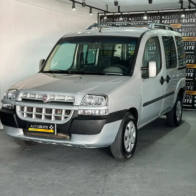Carro Fiat Doblò 2009 HLX 1.8 8V (Flex)