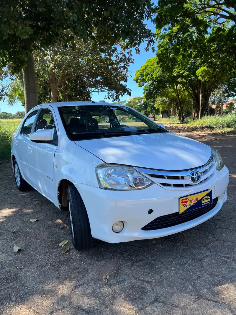 Toyota Etios XLS 1.5 (Flex)