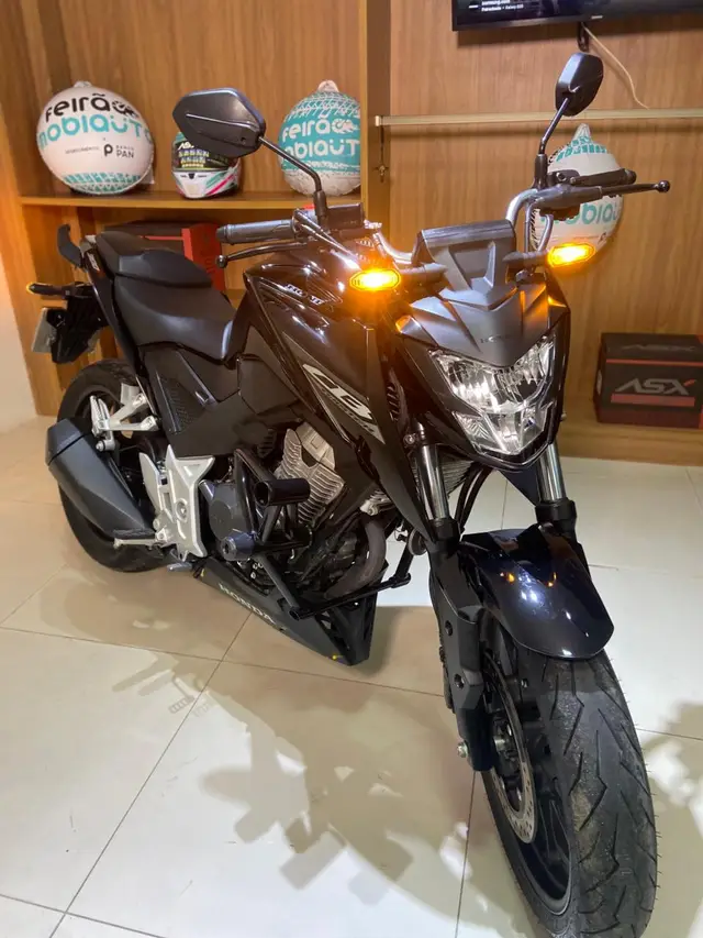 Carro Honda CB 300F Twister 2025 (CBS)