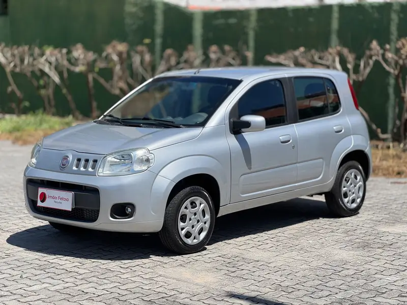 Fiat Uno Vivace 1.0 8V (Flex) 4p