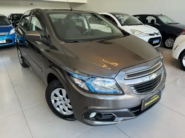 Carro Chevrolet Onix 2014 1.0 LT SPE/4