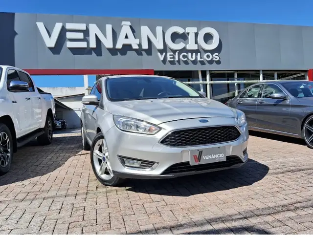 Carro Ford Focus Hatch 2016 SE Plus 2.0 PowerShift