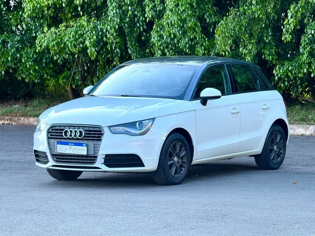 Carro Audi A1 2014 1.4 TFSI Attraction S Tronic
