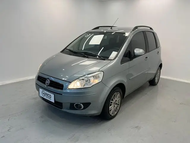 Carro Fiat Idea 2013 Attractive 1.4 8V (Flex)