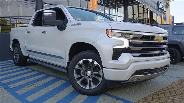 Carro Chevrolet Silverado 2025 High Country 5.3