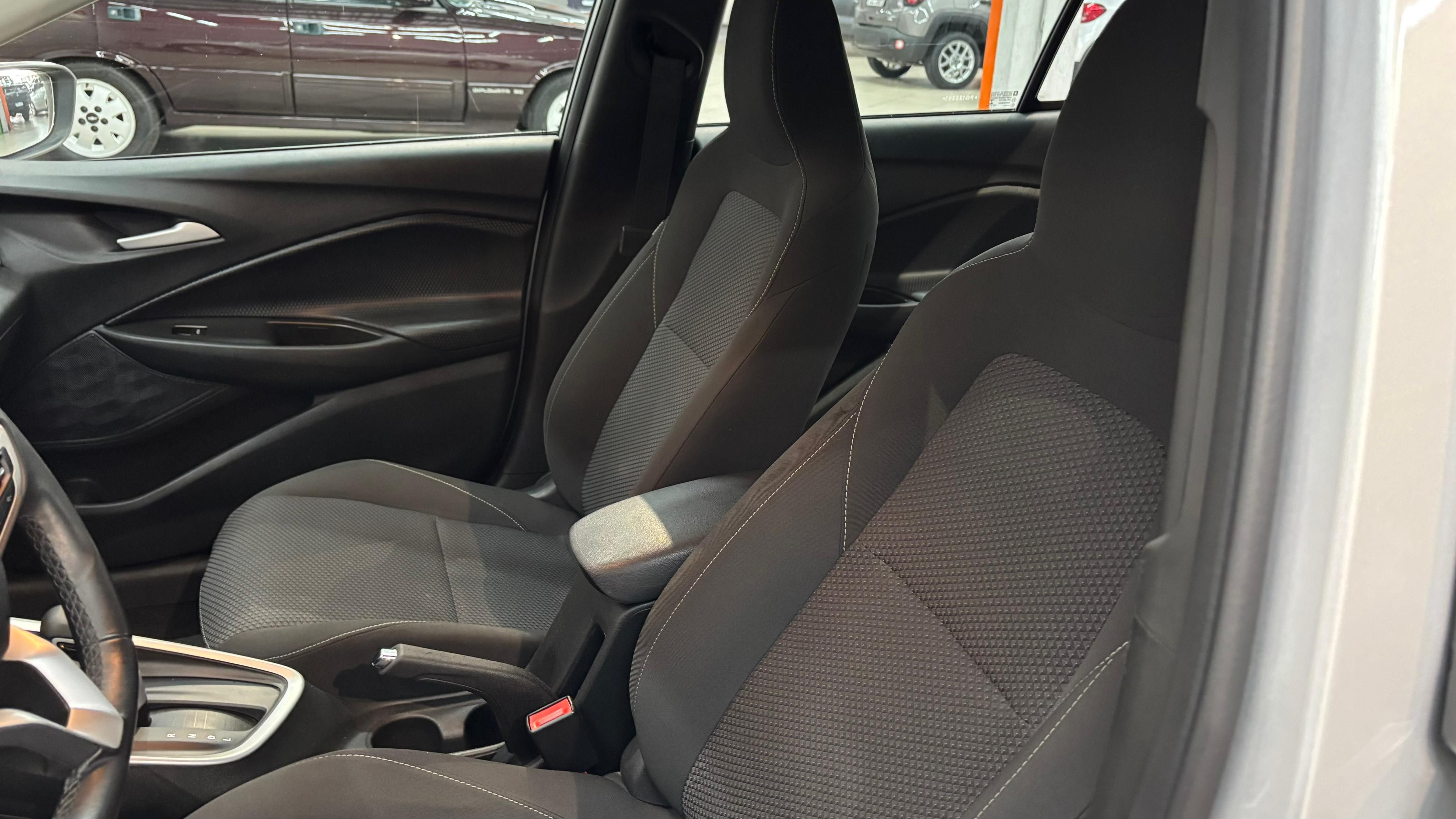 Chevrolet Onix Plus