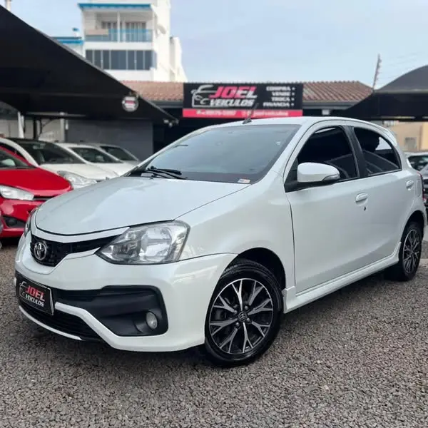 Carro Toyota Etios 2017 Platinum 1.5 (Aut) (Flex)
