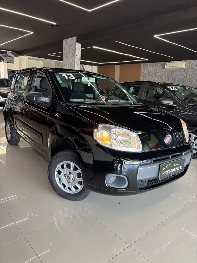 Carro Fiat Uno 2013 Vivace Italia 1.0 8V (Flex) 4p