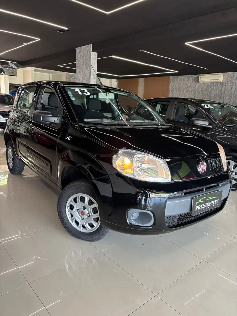 Fiat Uno Vivace Italia 1.0 8V (Flex) 4p