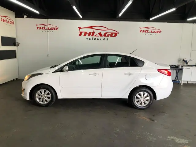 Carro Hyundai HB20S 2014 1.0 Comfort Plus (Flex)