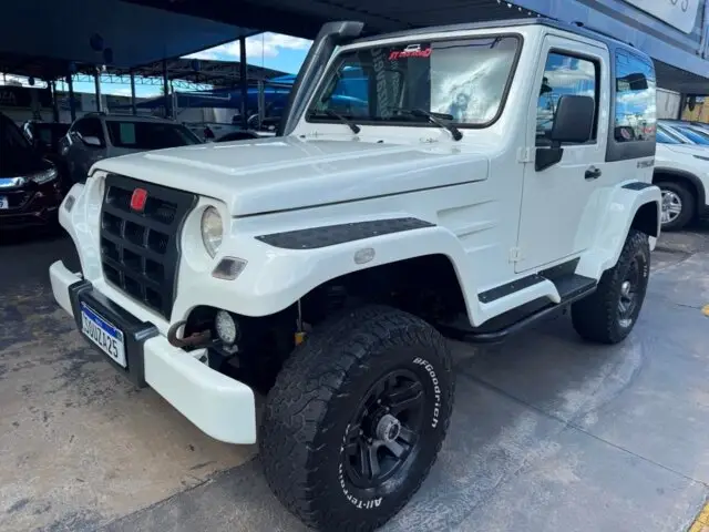 Carro Troller T4 2013 3.2