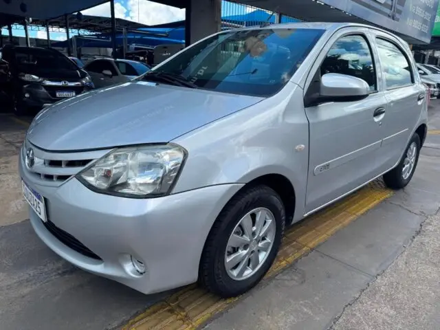 Carro Toyota Etios 2017 X 1.3 (Flex)