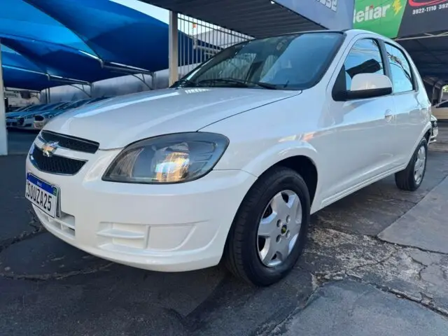 Carro Chevrolet Celta 2015 LT 1.0 (Flex)