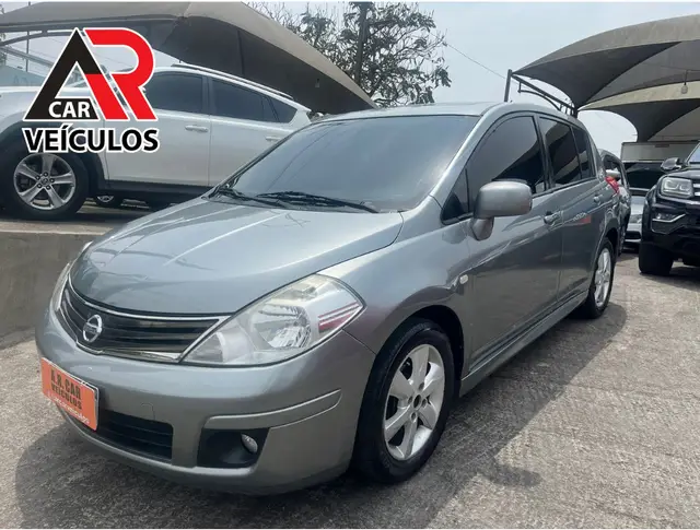 Carro Nissan Tiida 2012 SL 1.8 (flex)