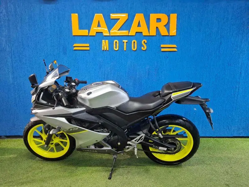Yamaha YZF R15 ABS
