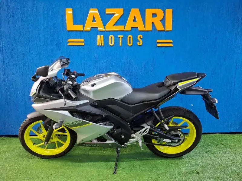 Yamaha YZF R15 ABS
