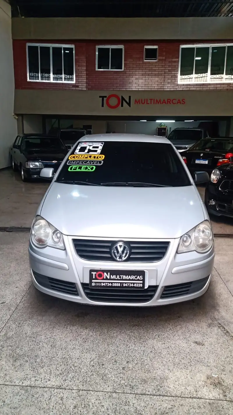Volkswagen Polo Sedan 1.6 8V (Flex)