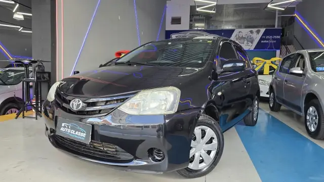 Carro Toyota Etios 2013 XS 1.3 (Flex)