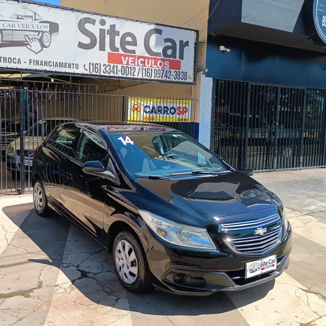 Carro Chevrolet Onix 2014 1.0 LT SPE/4