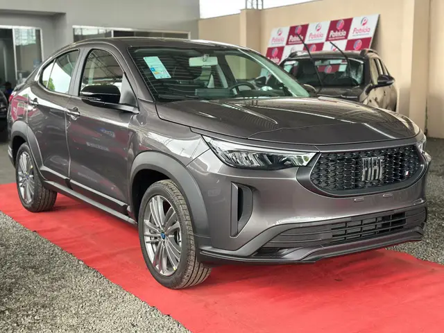 Carro Fiat Fastback 2025 Turbo 200