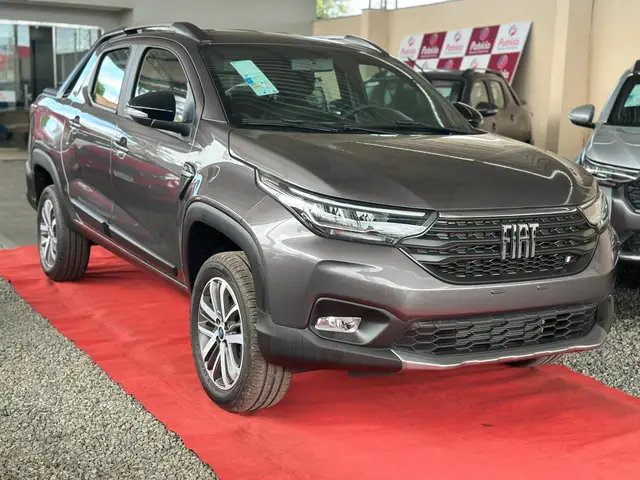 Carro Fiat Strada 2025 Volcano 1.3
