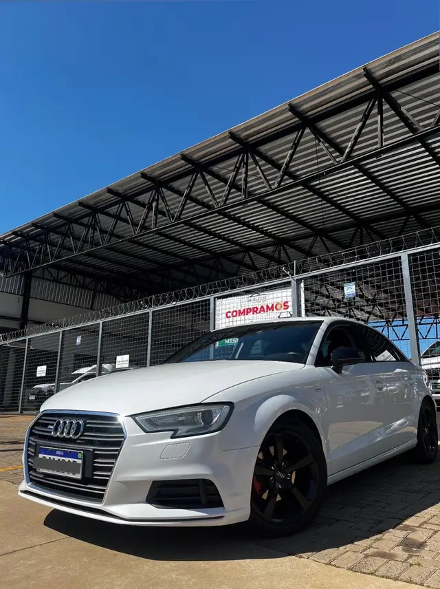 Carro Audi A3 2017 1.4 TFSI Ambiente Tiptronic (Flex)