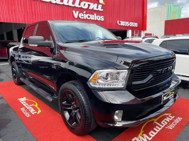 Carro RAM Classic 2022 Laramie Night Edition 5.7