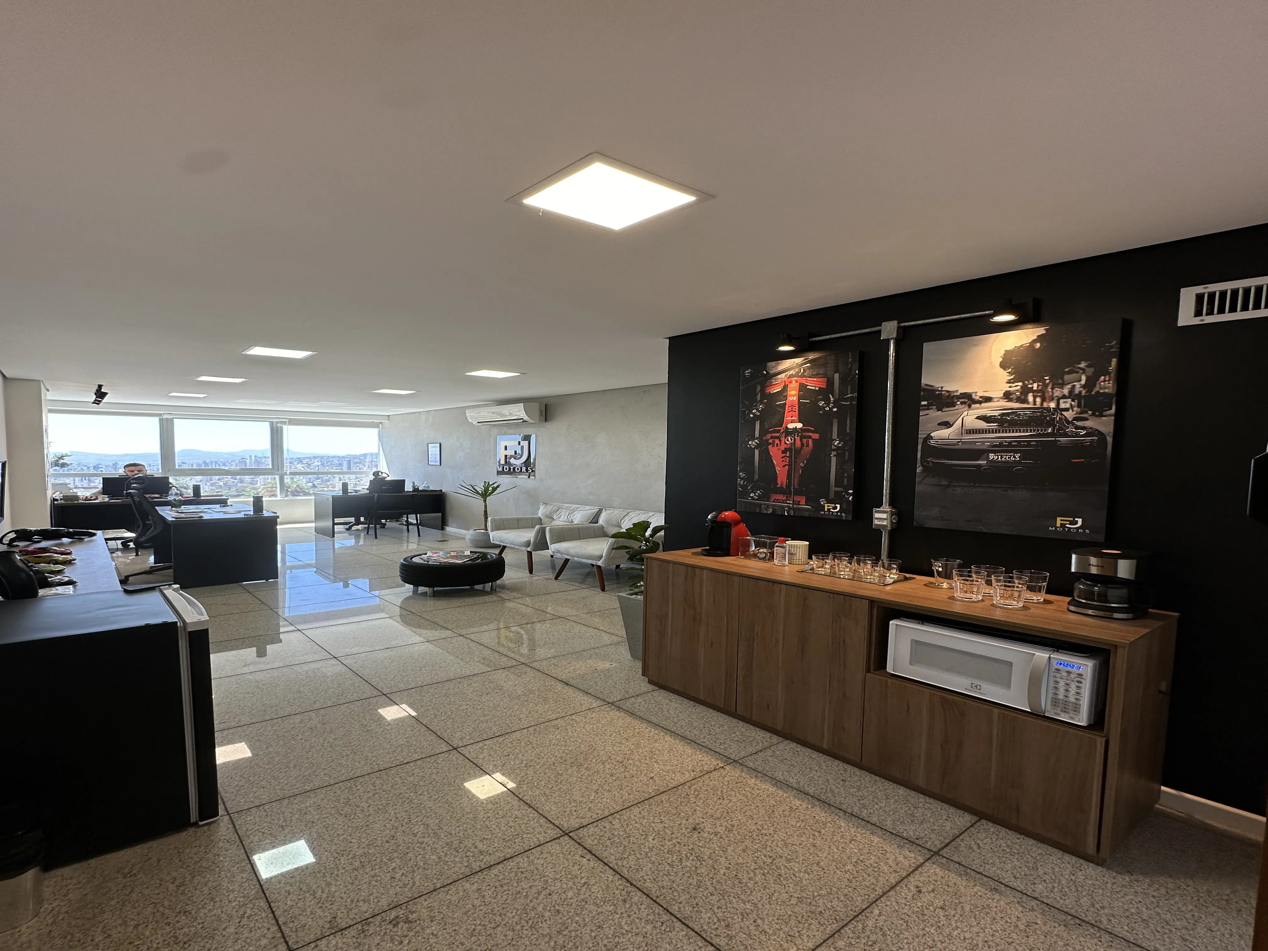 Fachada da loja Veículos à venda em FV MOTORS - Belo Horizonte - MG | Mobiauto