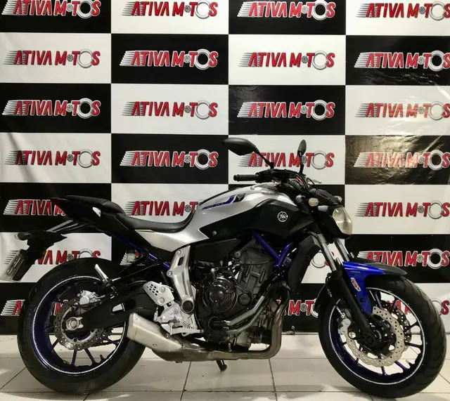 Carro Yamaha MT-07 2017 ABS