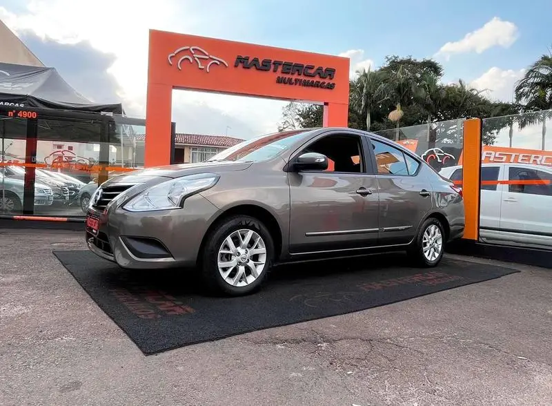 Nissan Versa 1.6 16V SV FlexStart CVT (Flex)