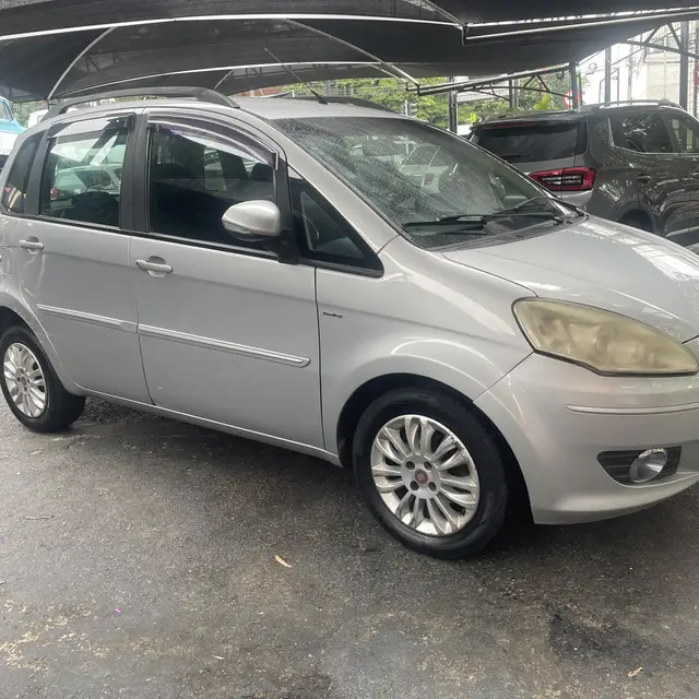 Carro Fiat Idea 2011 Essence 1.6 16V E.TorQ Dualogic (Flex)