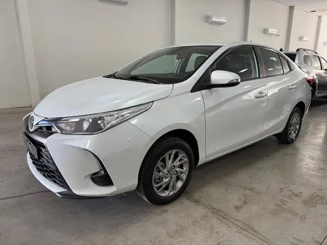 Carro Toyota Yaris Sedan 2023 XL 1.5 (Flex) (Aut)