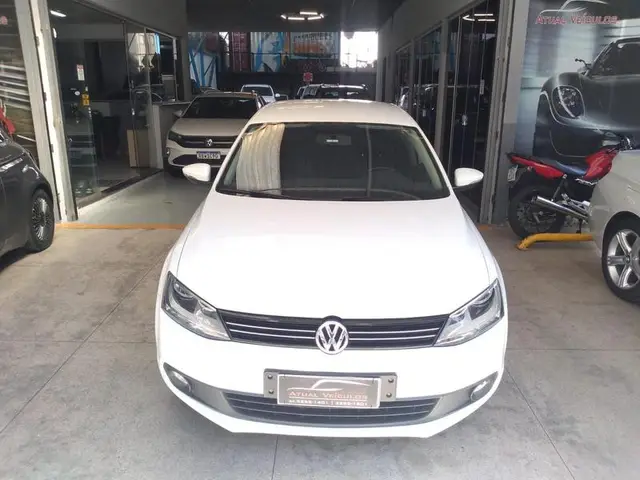Carro Volkswagen Jetta 2014 2.0 Comfortline (Flex)
