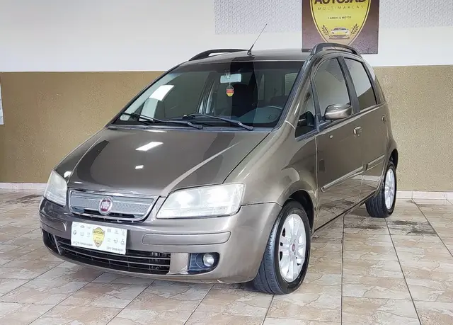 Carro Fiat Idea 2010 HLX 1.8 (Flex)