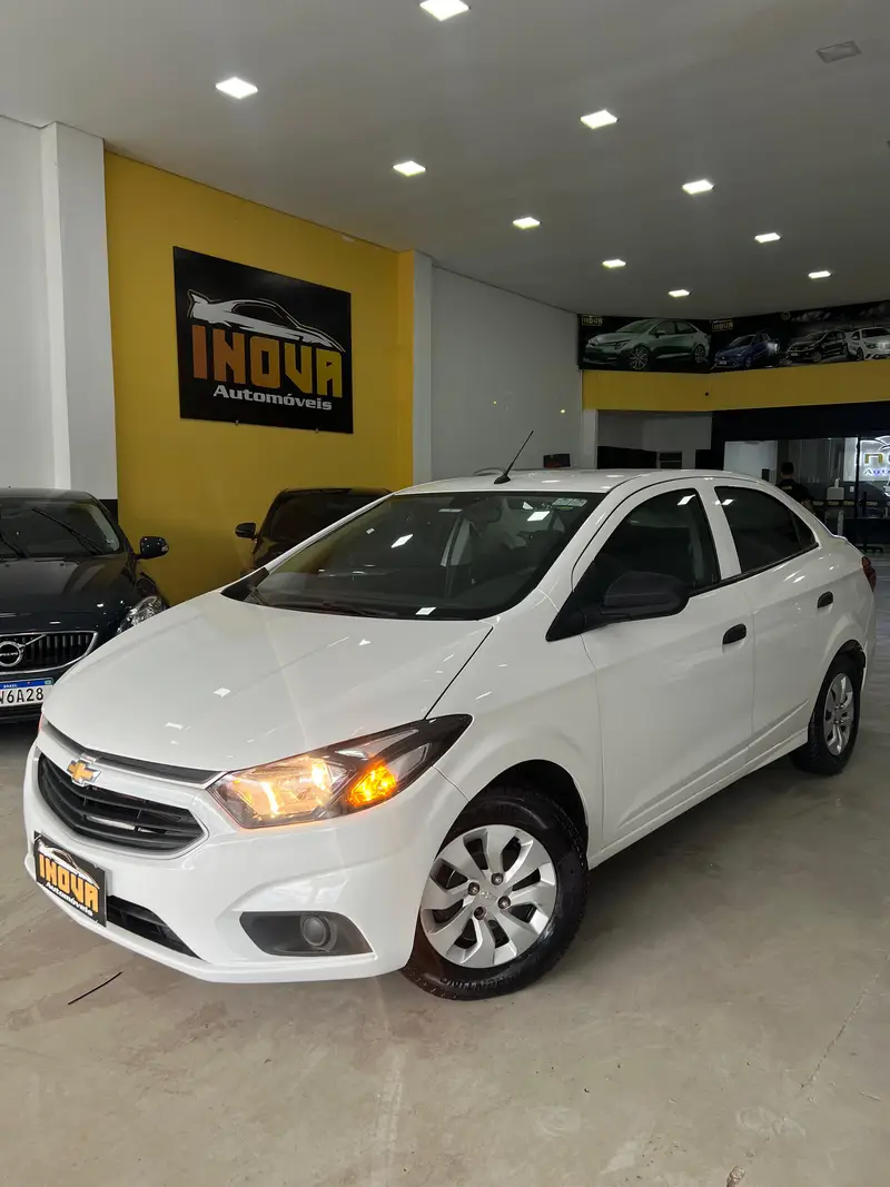 Chevrolet Onix Plus JOY Plus 1.0 8V 4p Flex Mec.