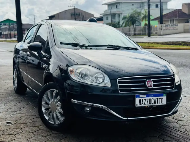 Carro Fiat Linea 2016 Essence 1.8 16V (Flex)