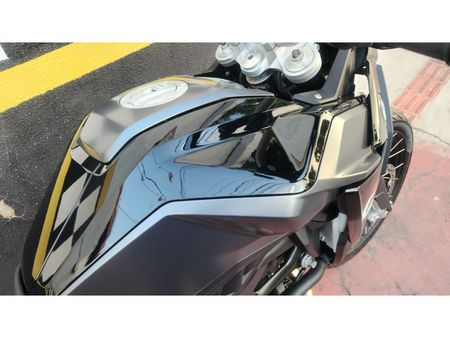 F900R Sport Plus