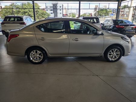Versa 1.6 16V SL FlexStart (Flex)