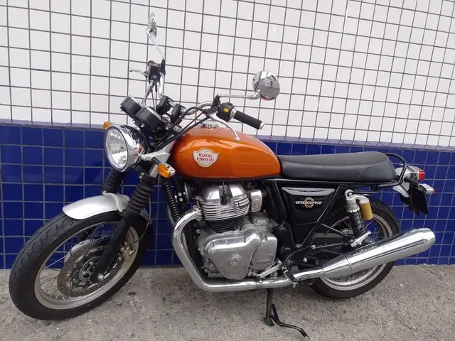 Carro Royal Enfield Interceptor 2023 648 cc