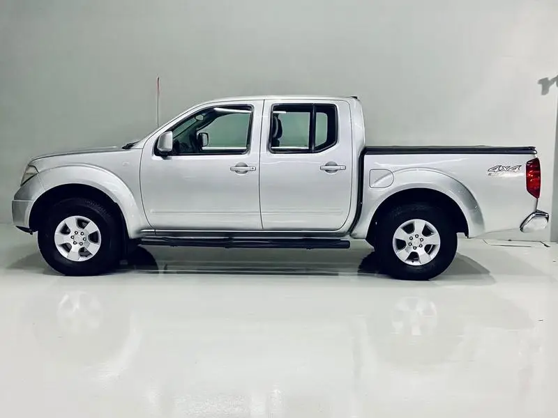Nissan Frontier LE 4x4 2.5 16V (cab. dupla)