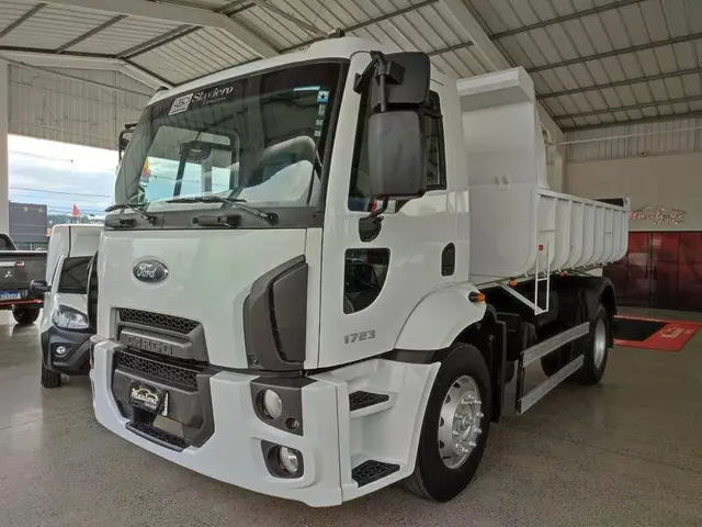Carro Ford Cargo 1723 2019 Turbo