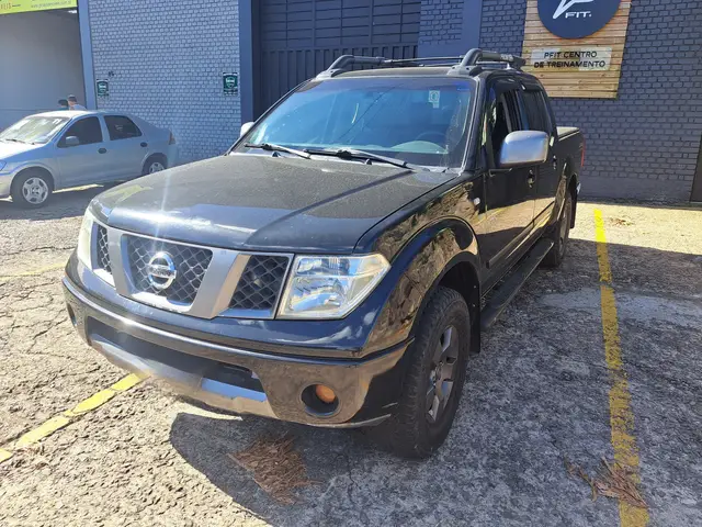 Carro Nissan Frontier 2013 LE Attack 2.5 4X4 (Cab.Dupla) (aut)