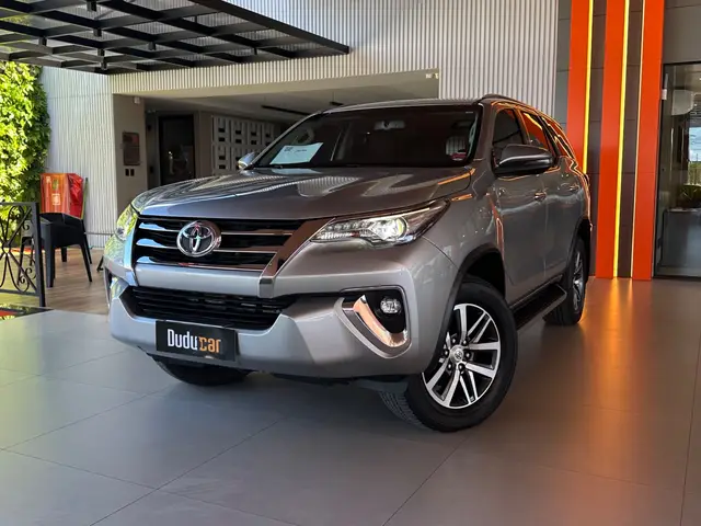 Carro Toyota SW4 2019 2.8 TDI SRX 7L 4x4 (Aut) (Diesel)