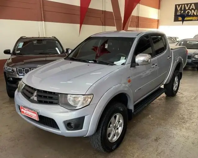 Carro Mitsubishi L200 Triton 2013 GL 3.2 CD TB Int. Dies. Mec.